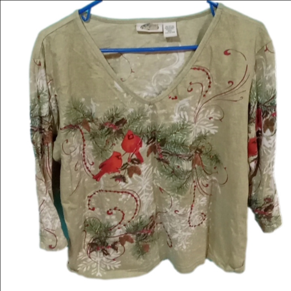 ( 336) COLLECTION ETE, GREEN TSHIRT WITH WINTER PRINT SCOOP NECKLINE 3/4 SLEEVES